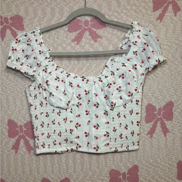 Top with cherries - Picture 1 of 3